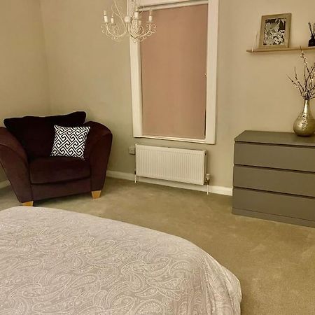Stylish & Spacious 2 Storey, 3 Bed Apartment Gravesend Luaran gambar