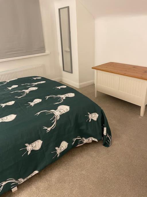 Stylish & Spacious 2 Storey, 3 Bed Apartment Gravesend Luaran gambar